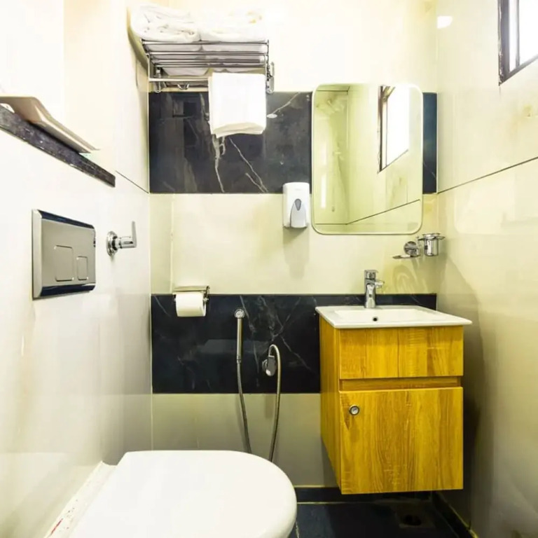 Гуруграм: Relaxing 1 Bhk Service Apartment With Balcony Gym
