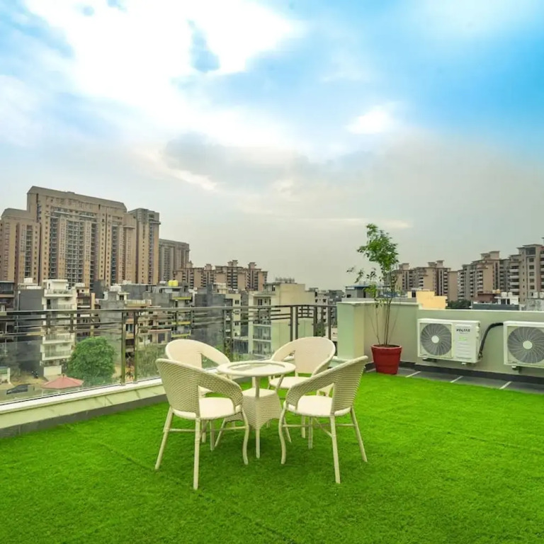 Гуруграм: Relaxing 1 Bhk Service Apartment With Balcony Gym