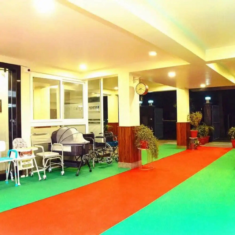 Гуруграм: Urban Modern Loft Near Fortis