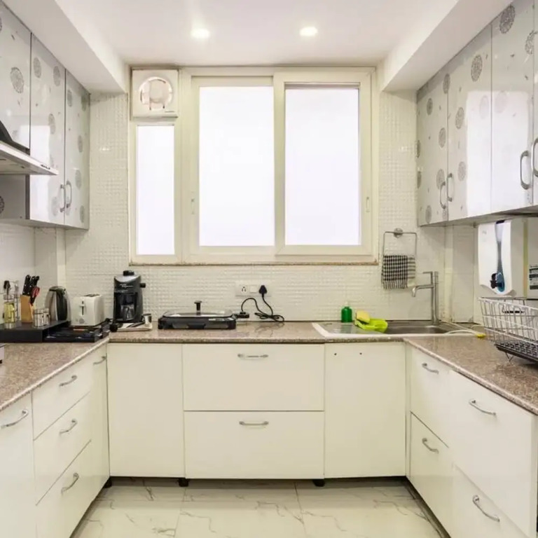 Гуруграм: Medical Friendly 2 BR Near Fortis Parfait Street