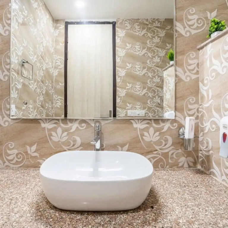 Гуруграм: Medical Friendly 2 BR Near Fortis Parfait Street
