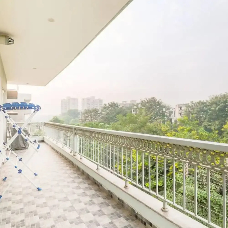 Гуруграм: Parfait Street 3bhk Service Apartment Near Fortis