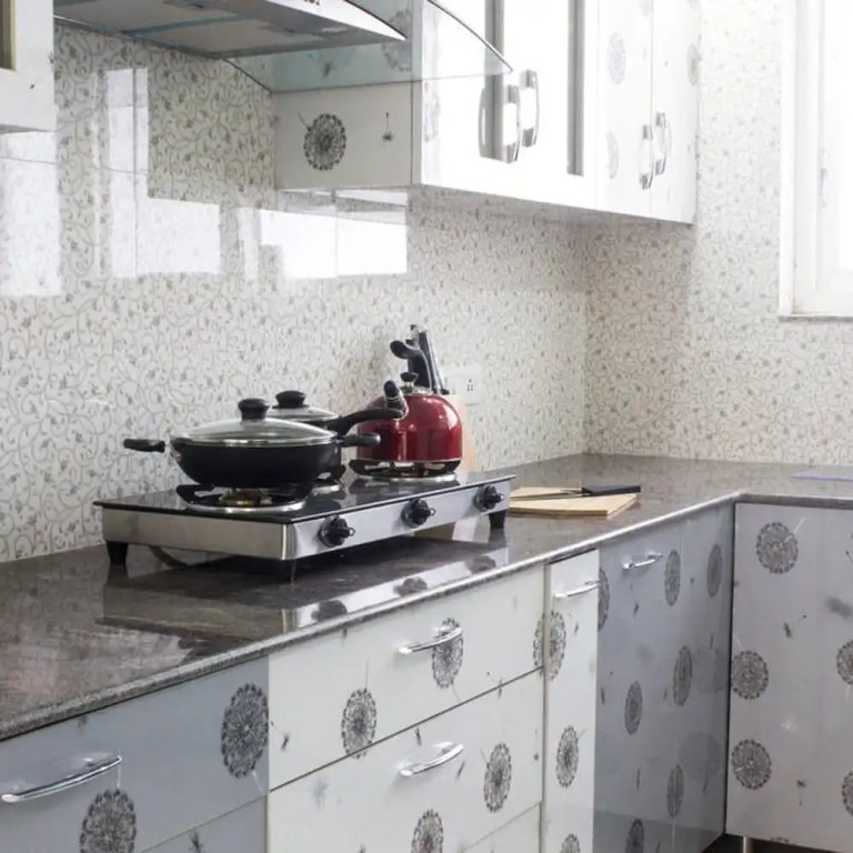 Гуруграм: Parfait Street 3bhk Service Apartment Near Fortis