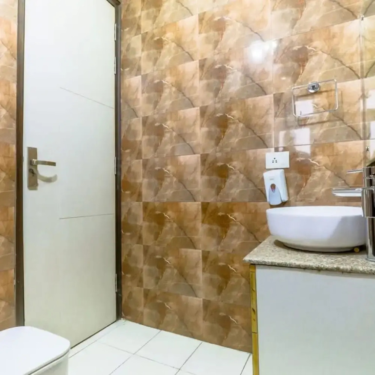 Гуруграм: Tranquil 2bhk Oasis in the Heart of Gurugram