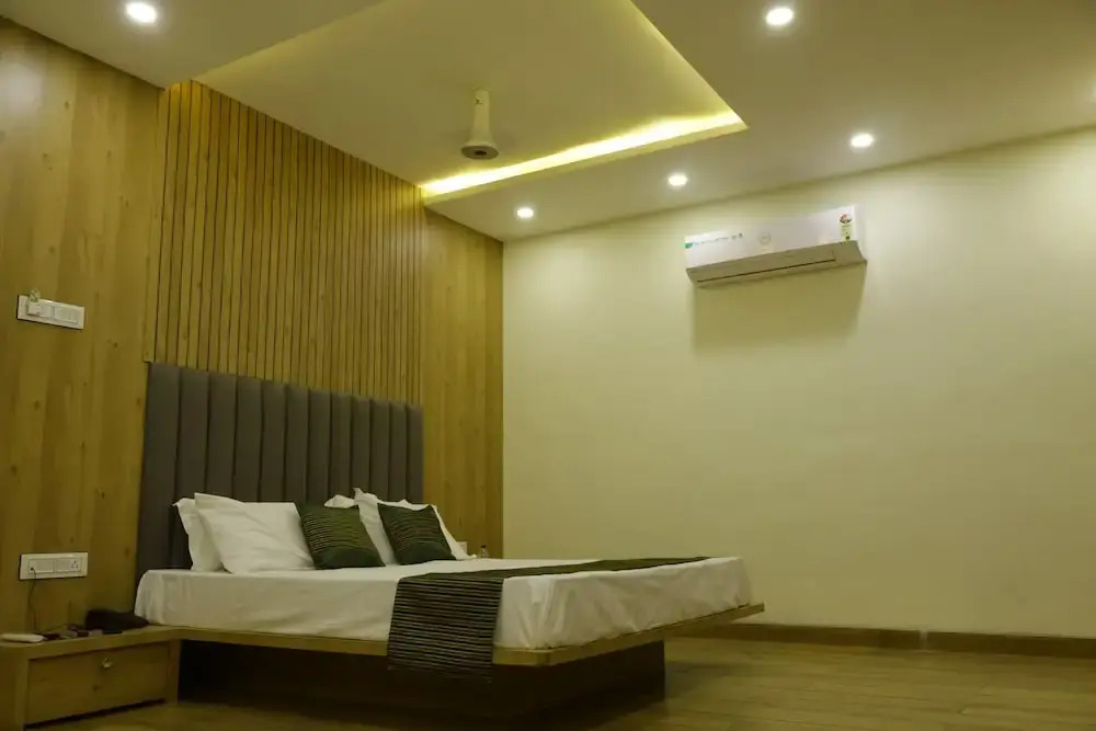 Бхопал: Hotel Krishna Pride