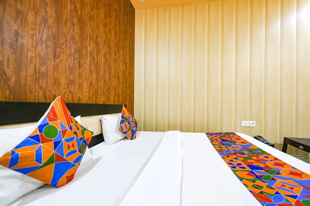 Фаридабад: Fabhotel Lake View I