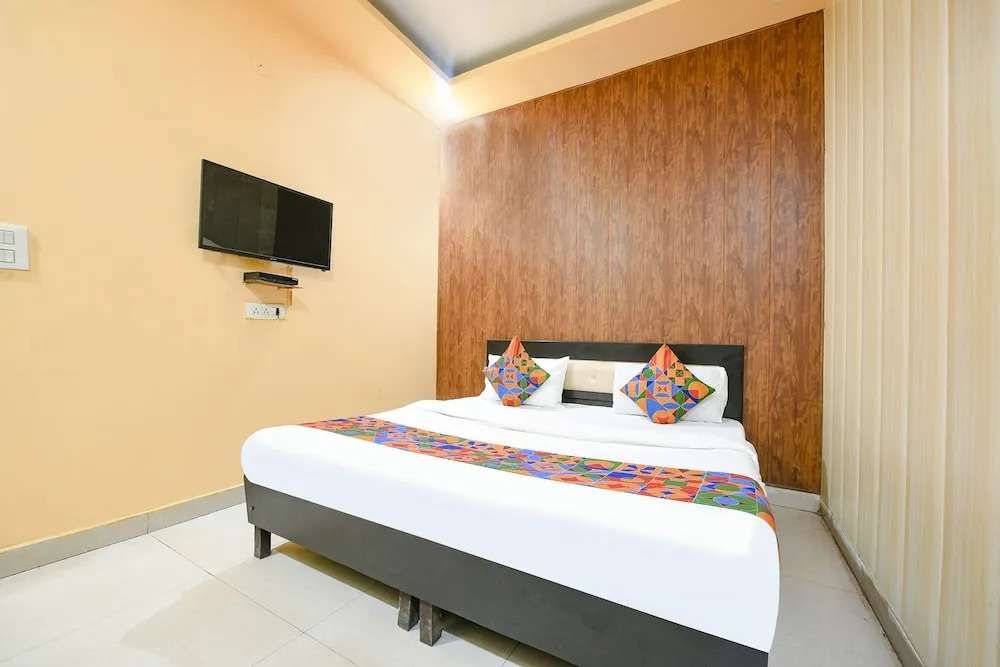 Фаридабад: Fabhotel Lake View I