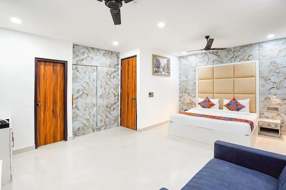 Газиабад: Fabhotel Prime Emporio Villa By Sbg