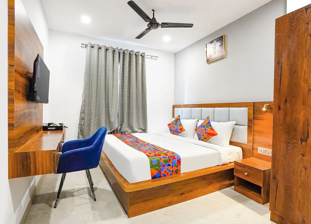 Газиабад: Fabhotel Prime Emporio Villa By Sbg