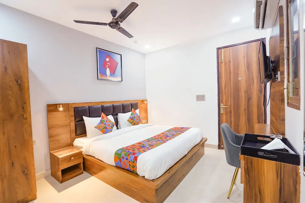 Газиабад: Fabhotel Prime Emporio Villa By Sbg