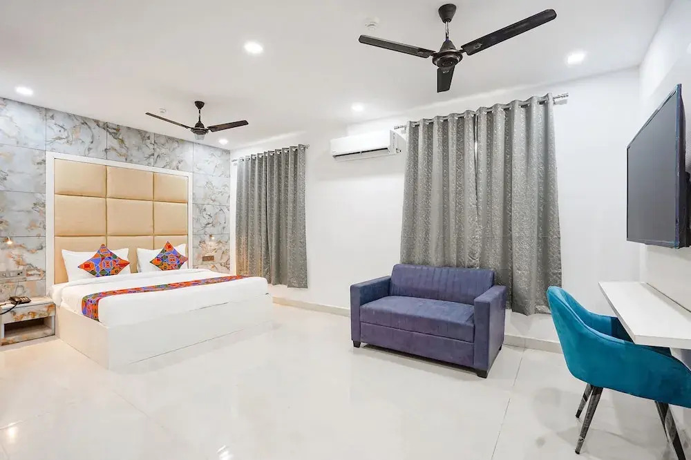 Газиабад: Fabhotel Prime Emporio Villa By Sbg