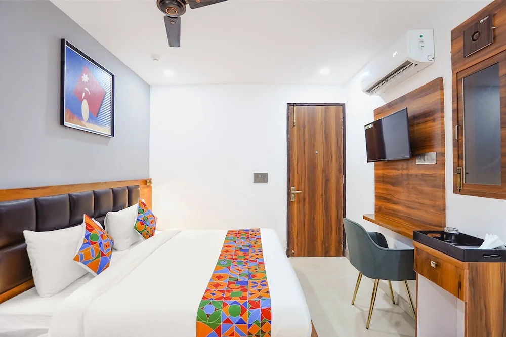 Газиабад: Fabhotel Prime Emporio Villa By Sbg
