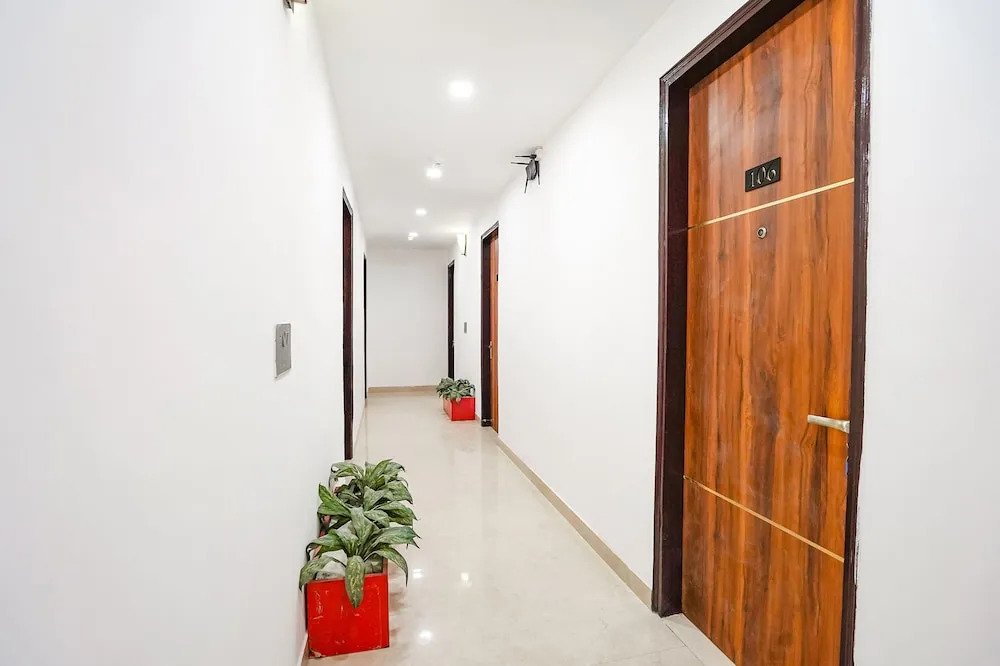 Газиабад: Fabhotel Prime Emporio Villa By Sbg