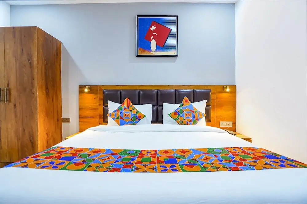 Газиабад: Fabhotel Prime Emporio Villa By Sbg
