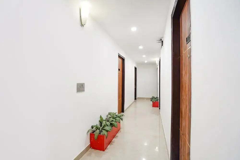Газиабад: Fabhotel Prime Emporio Villa By Sbg