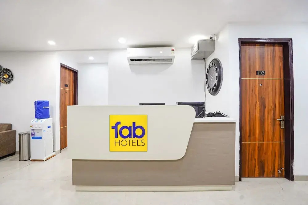 Газиабад: Fabhotel Prime Emporio Villa By Sbg