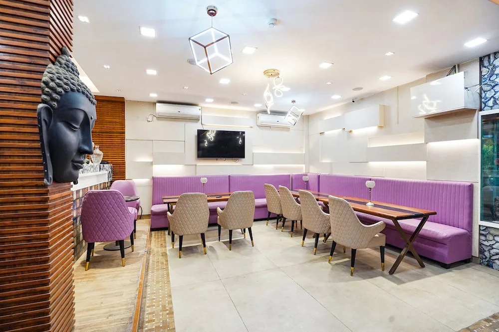 Газиабад: Fabhotel Prime Emporio Villa By Sbg
