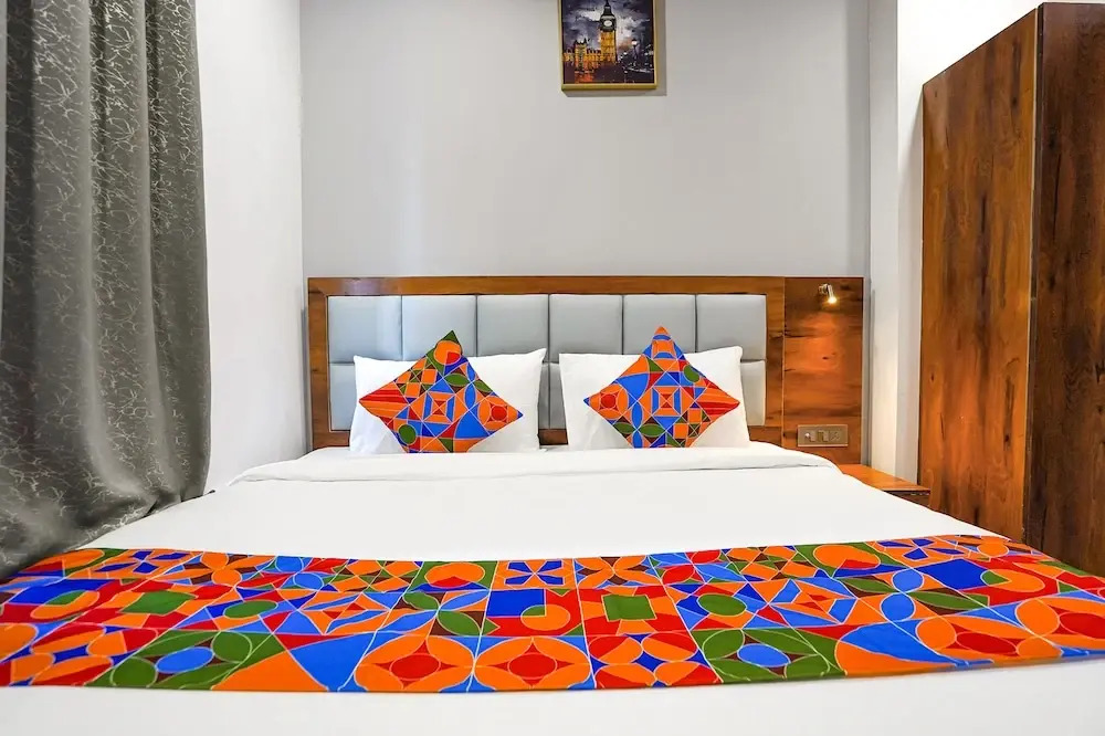 Газиабад: Fabhotel Prime Emporio Villa By Sbg