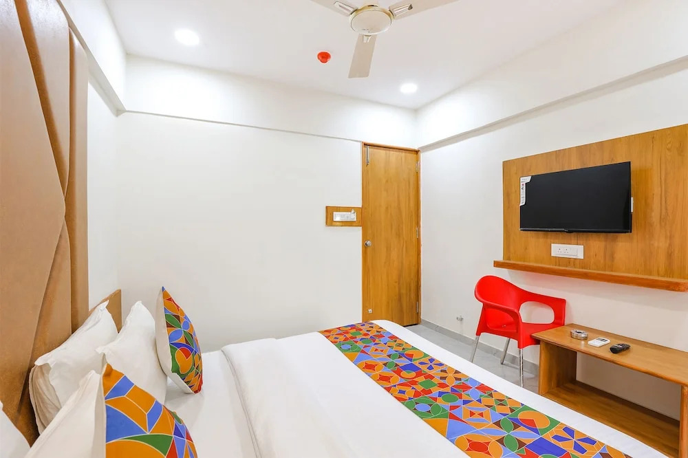 Гандхинагар: Fabhotel Crystal I