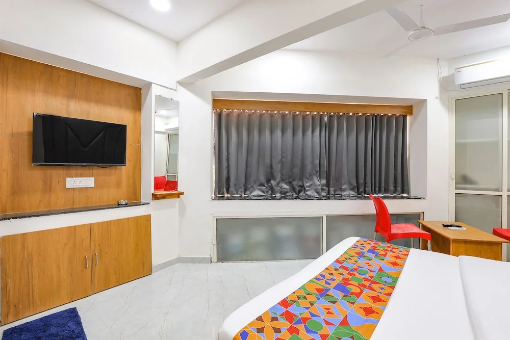 Гандхинагар: Fabhotel Crystal I