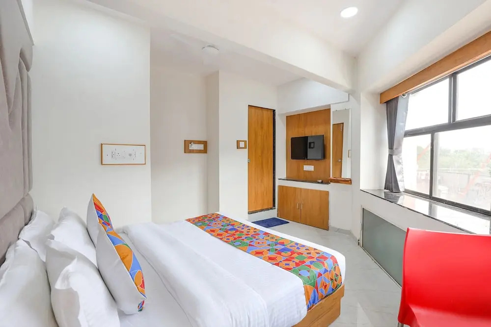 Гандхинагар: Fabhotel Crystal I