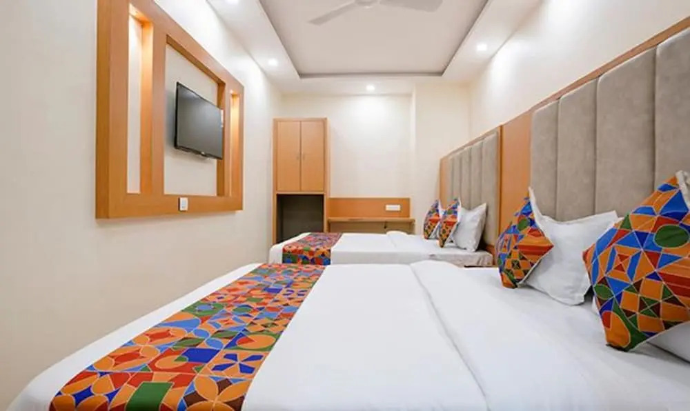 Мумбаи: Fabhotel 7 Square