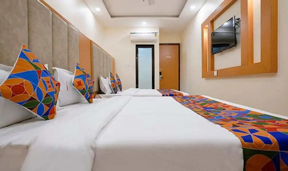 Мумбаи: Fabhotel 7 Square