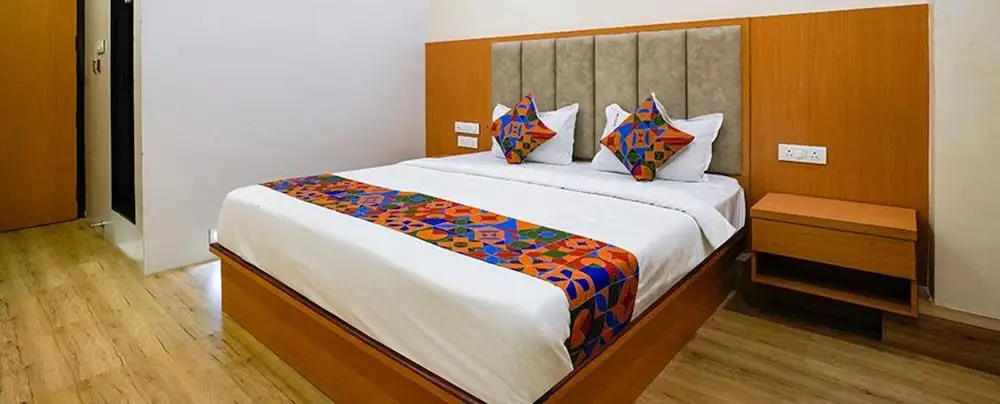 Мумбаи: Fabhotel 7 Square