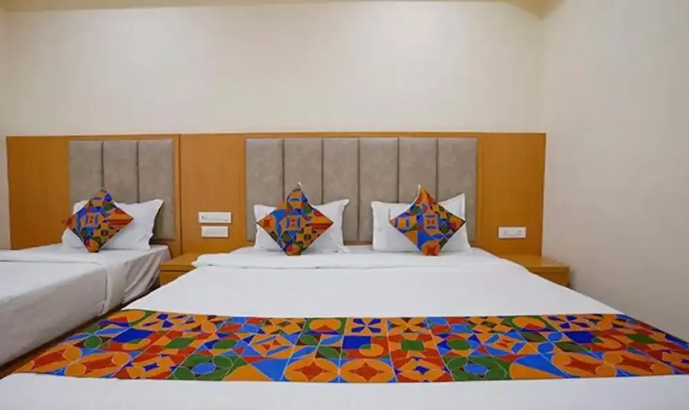 Мумбаи: Fabhotel 7 Square