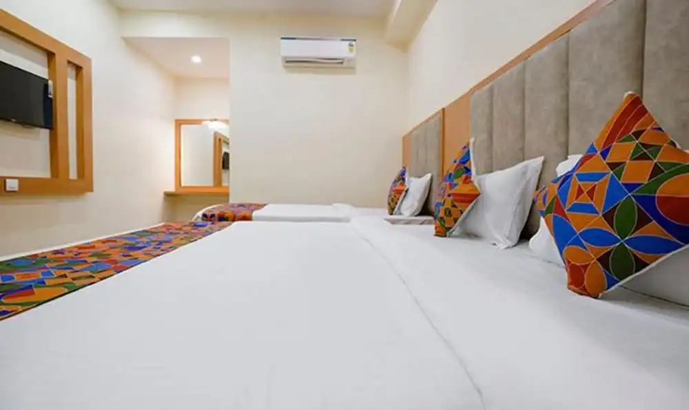 Мумбаи: Fabhotel 7 Square