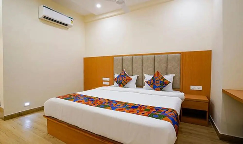 Мумбаи: Fabhotel 7 Square