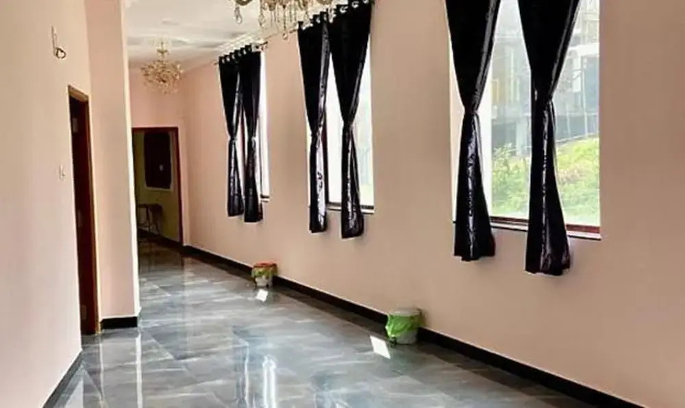 Ути: Fabexpress A2P Palace