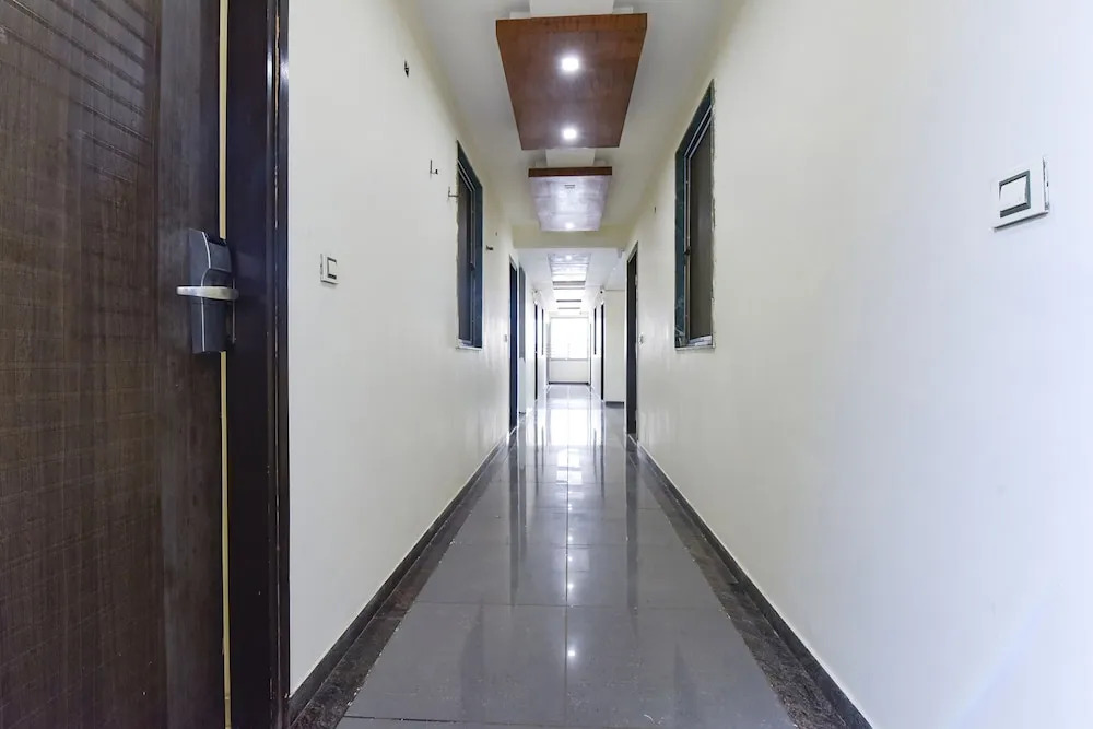 Ахмедабад: Fabhotel A1 Plaza