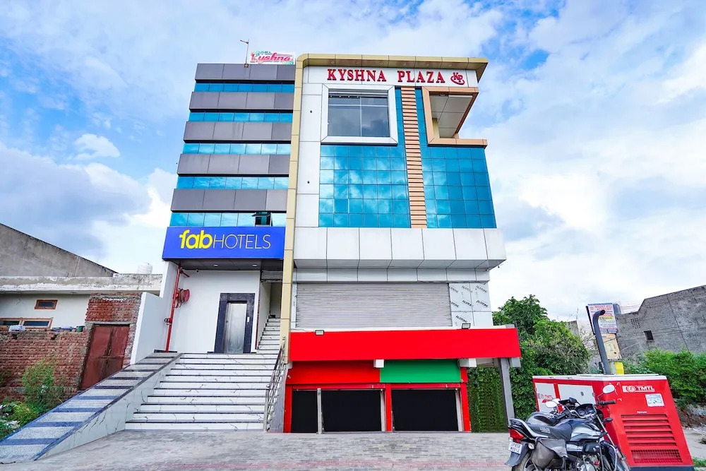 Матхура: Fabhotel Kyshna Inn