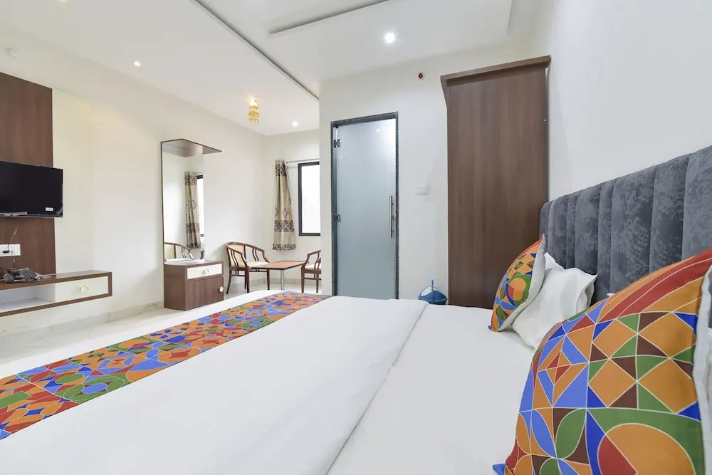 Индаур: Fabhotel Grand Vista