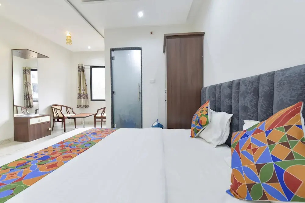 Индаур: Fabhotel Grand Vista