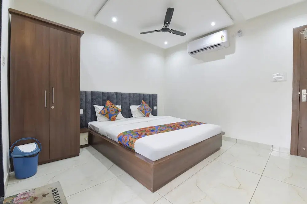 Индаур: Fabhotel Grand Vista