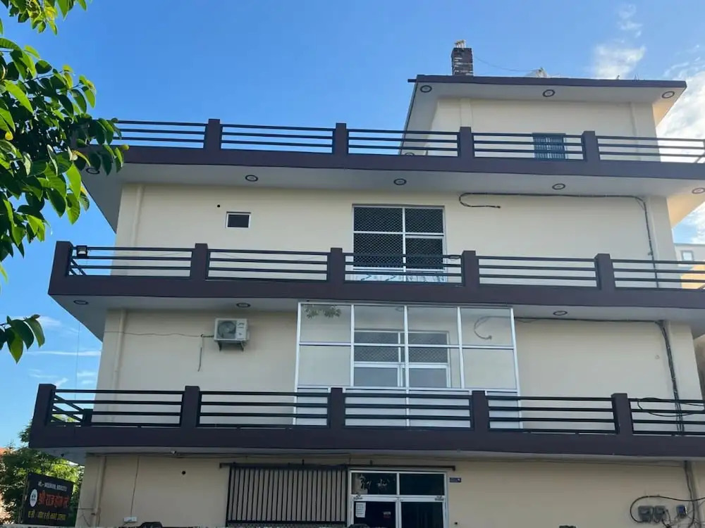 Файзабад: Goroomgo Shree Raj Homestay Ayodhya