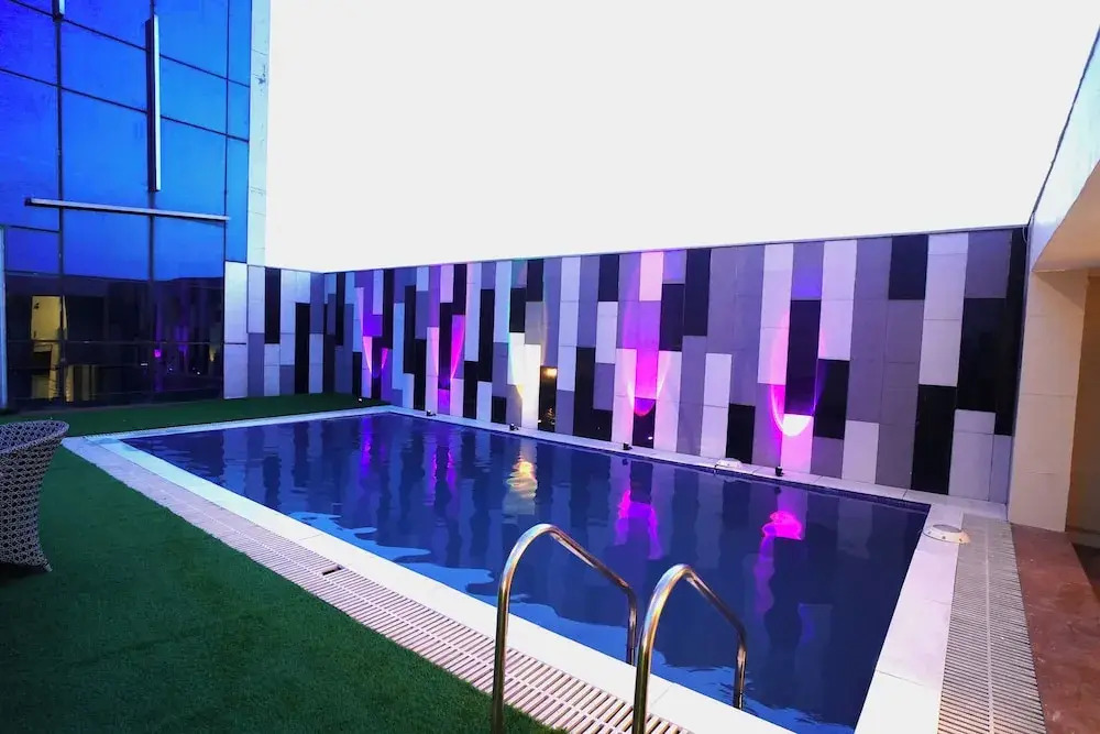 Гуруграм: Hotel Sakura Gold