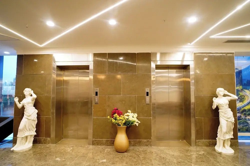 Гуруграм: Hotel Sakura Gold