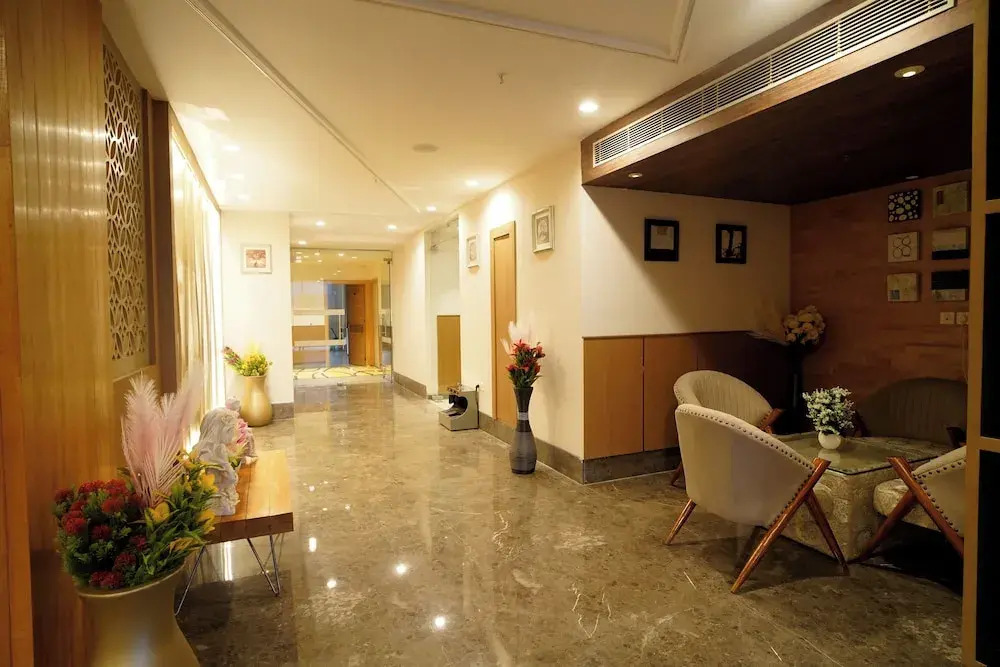 Гуруграм: Hotel Sakura Gold