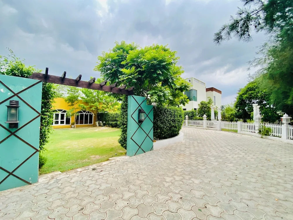 Амритсар: Spring Gardens And Farmstay
