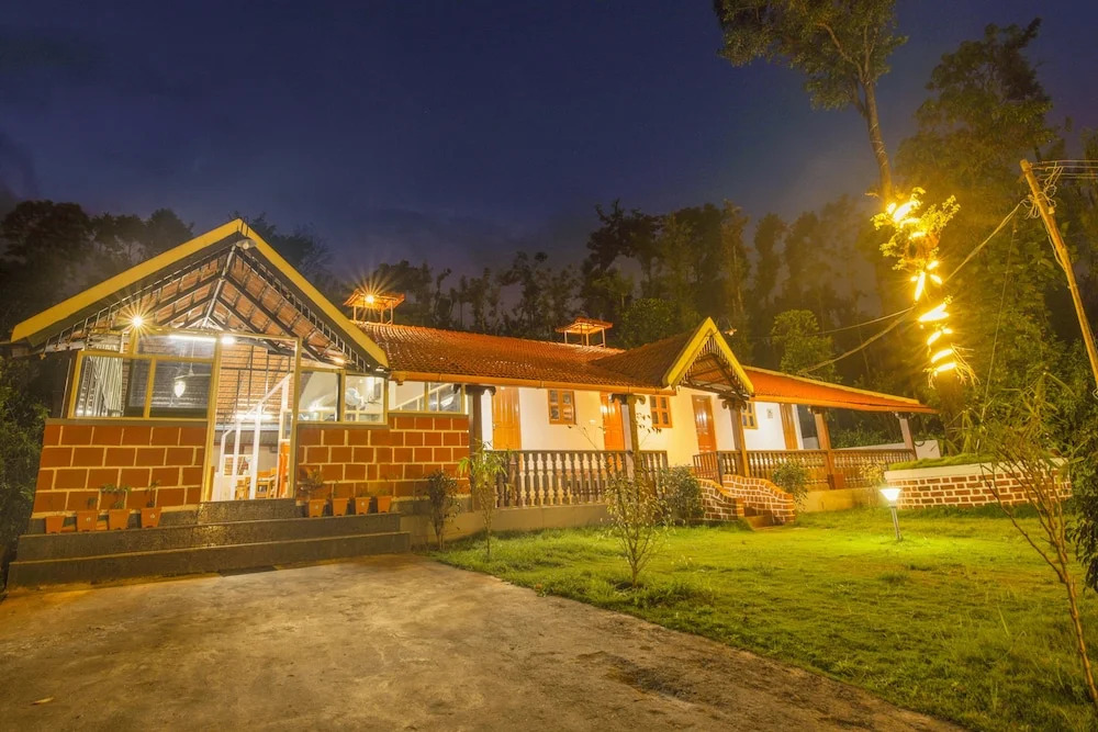 Кушалнагар: Treebo River View