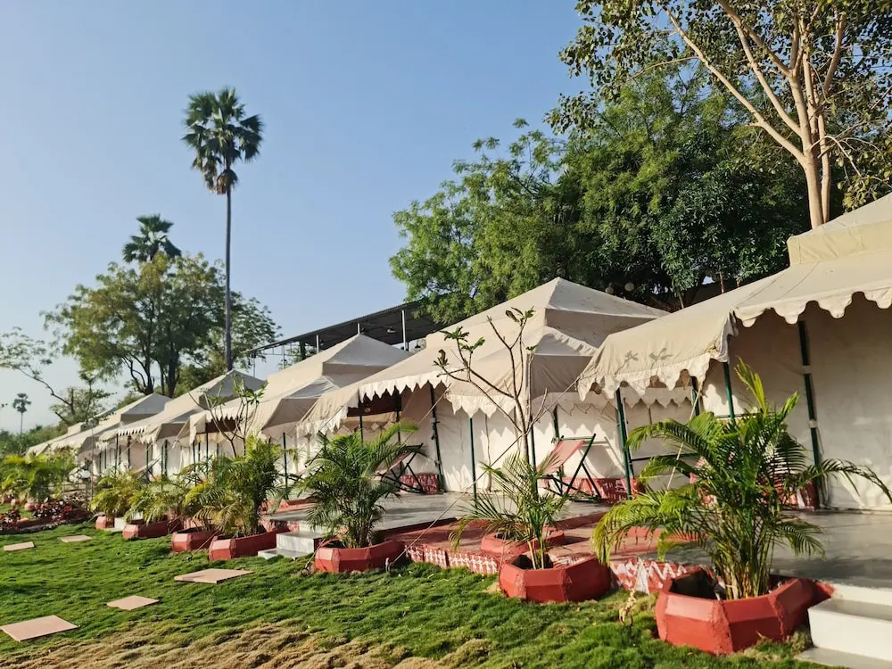 Гарудешвар: River view Tent Resort
