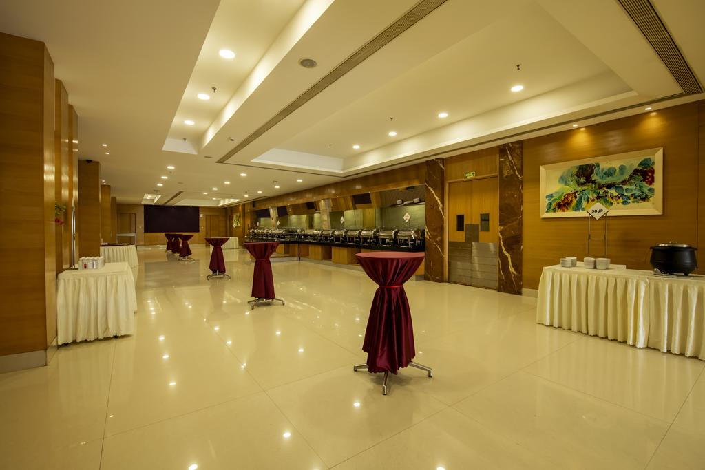 Нашик: Hotel Express Inn