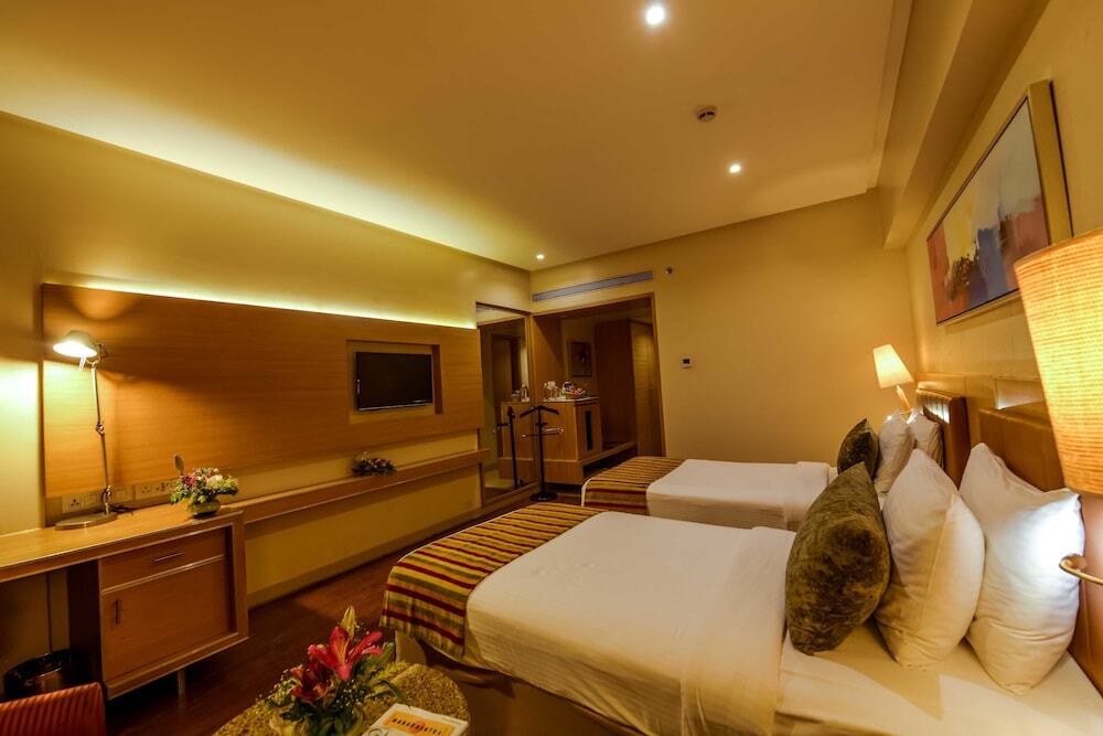 Нашик: Hotel Express Inn