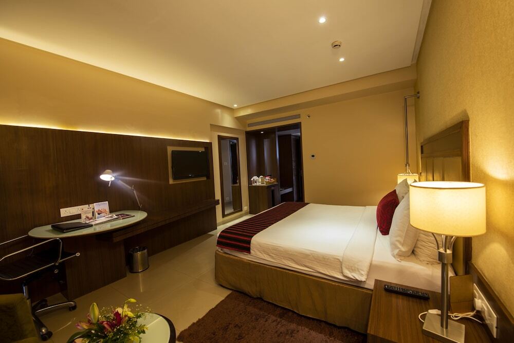 Нашик: Hotel Express Inn
