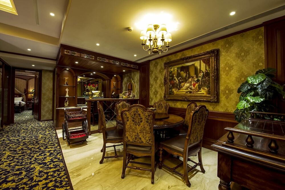 Нашик: Hotel Express Inn