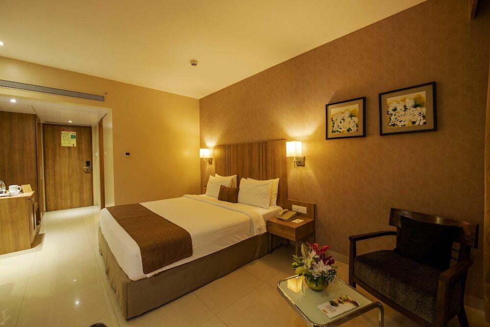 Нашик: Hotel Express Inn