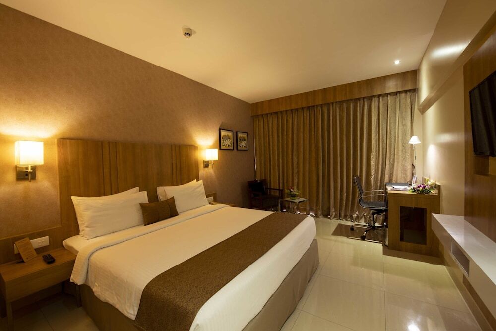 Нашик: Hotel Express Inn